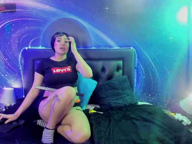 lesbian-scissorss webcam