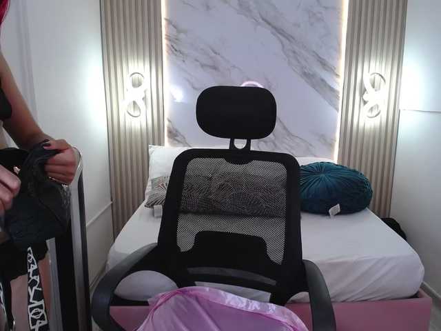 KimberlySkinny live cam on BongaCams