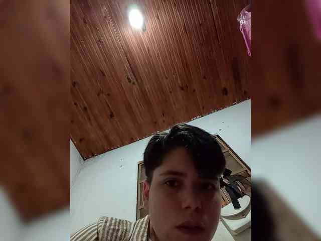 ChicaLatinaBR webcam