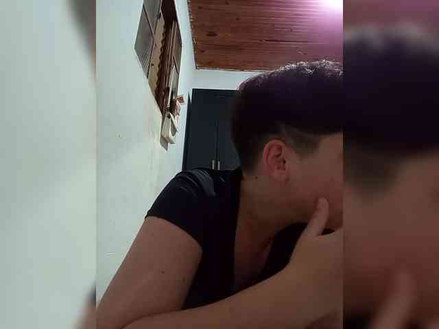 ChicaLatinaBR webcam