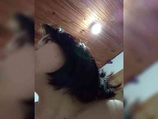 ChicaLatinaBR webcam