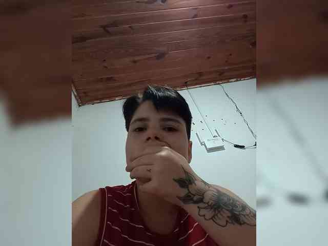 ChicaLatinaBR webcam