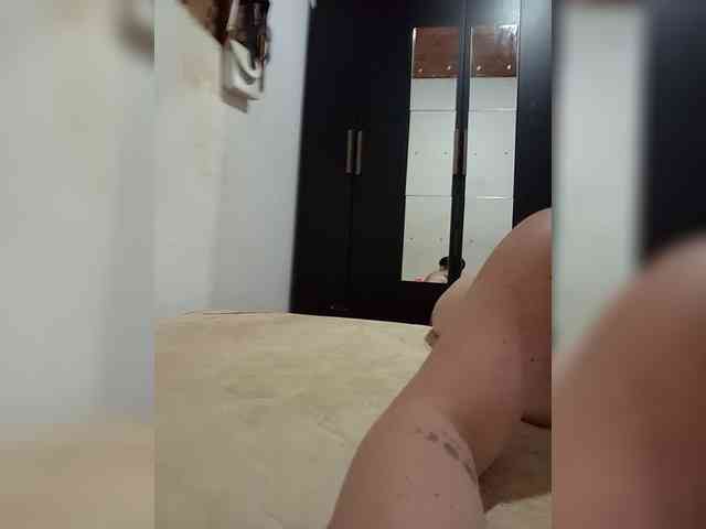 ChicaLatinaBR webcam