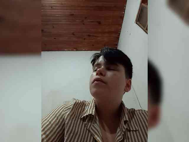 ChicaLatinaBR webcam