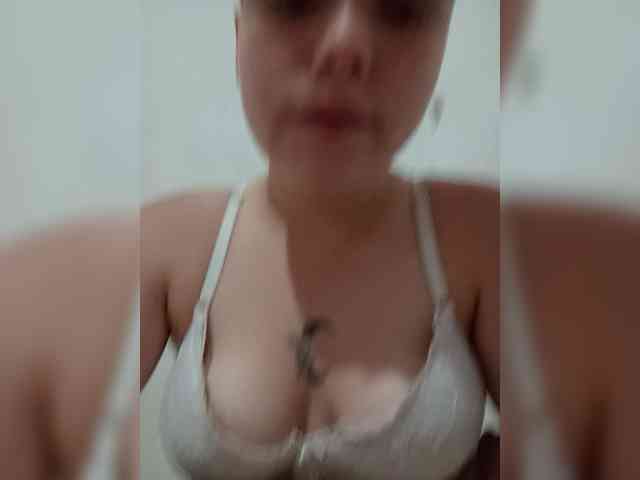 ChicaLatinaBR webcam