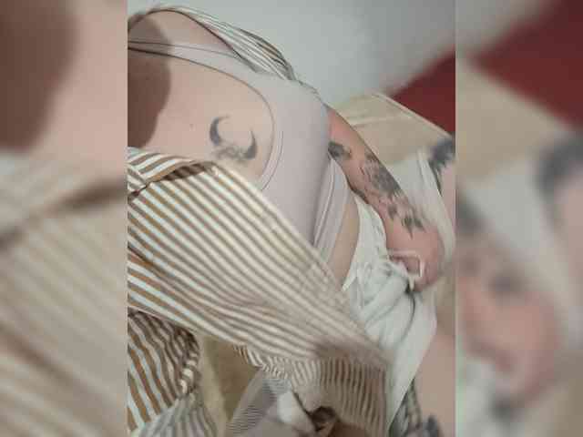 ChicaLatinaBR webcam