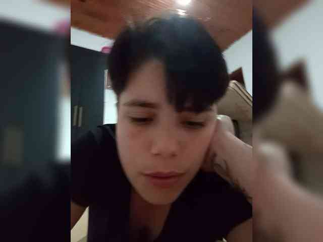 ChicaLatinaBR webcam