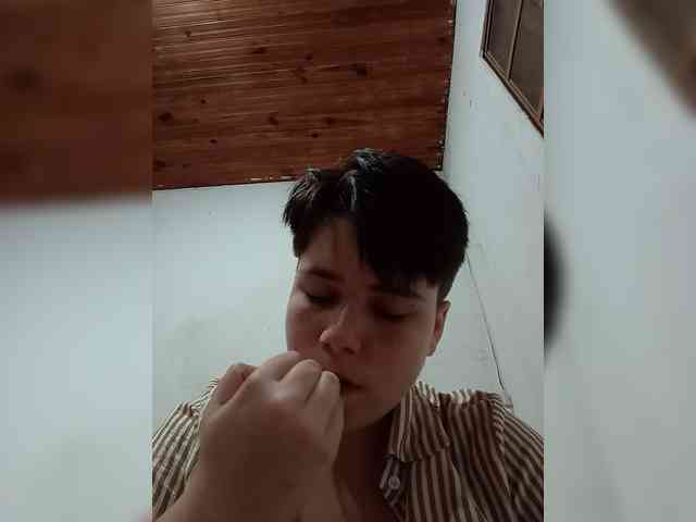 ChicaLatinaBR webcam