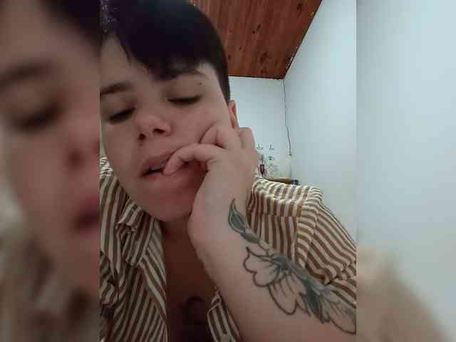 ChicaLatinaBR webcam