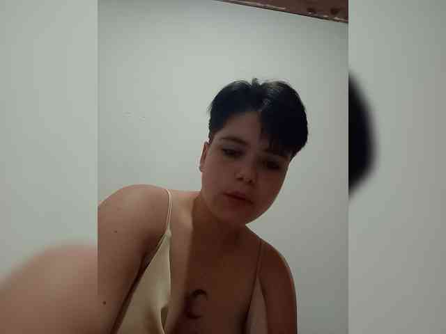 ChicaLatinaBR webcam