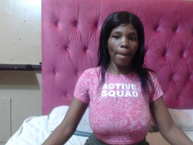 wettykitty25 live cam on BongaCams
