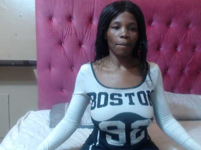 wettykitty25 live cam on BongaCams