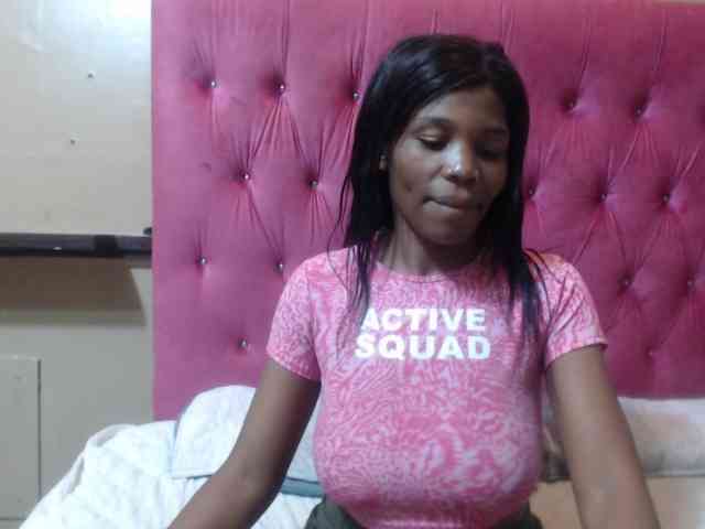 Modelo: wettykitty25