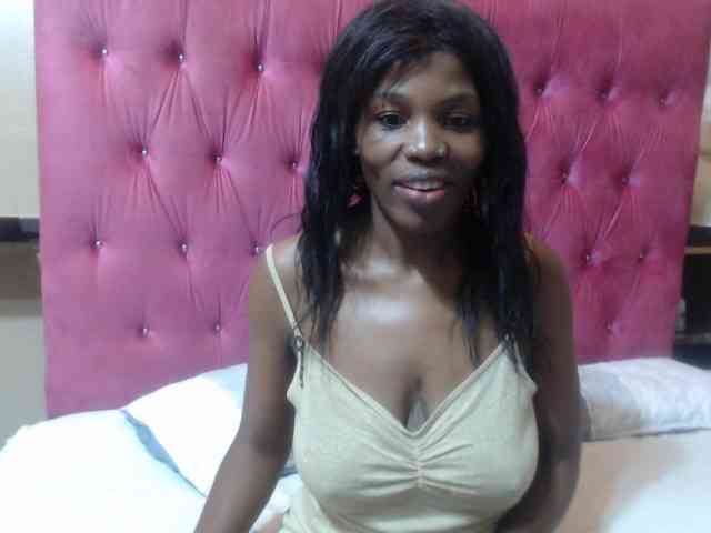 Modelo: wettykitty25