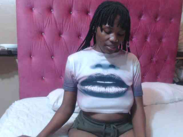 Modelo: wettykitty25
