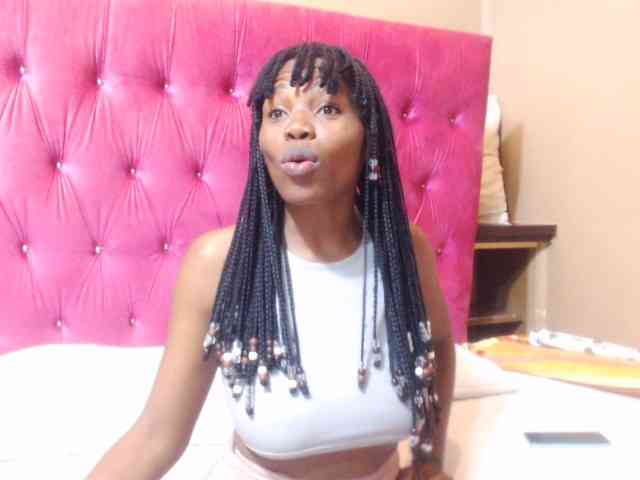 Modelo: wettykitty25