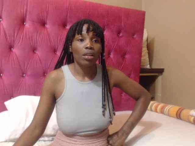 Modelo: wettykitty25