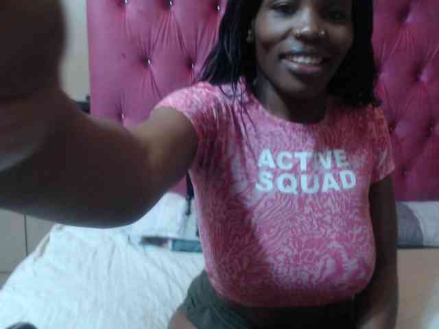 Modelo: wettykitty25