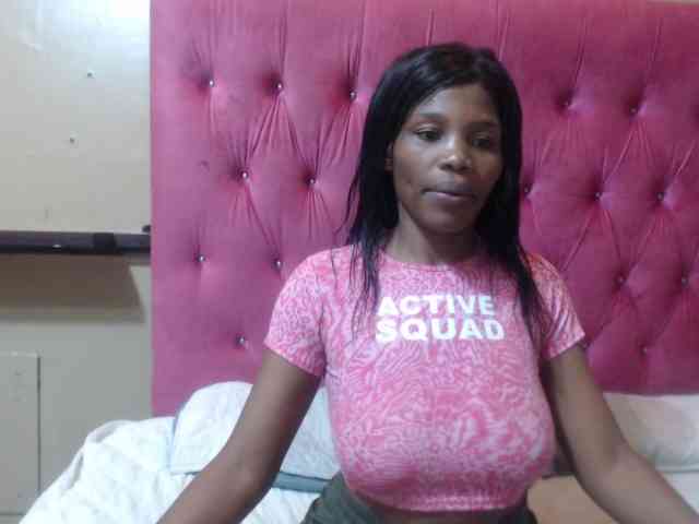 Modelo: wettykitty25
