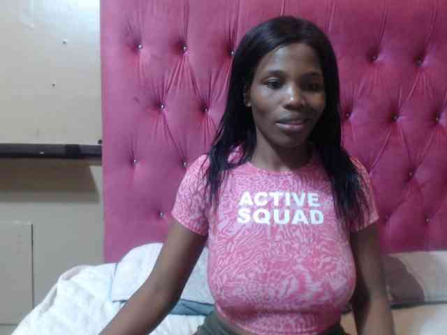 Modelo: wettykitty25