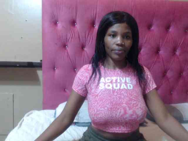 Modelo: wettykitty25