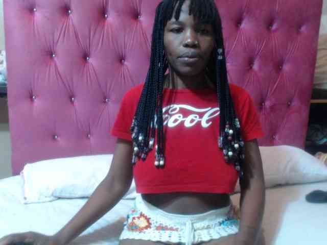 Modelo: wettykitty25