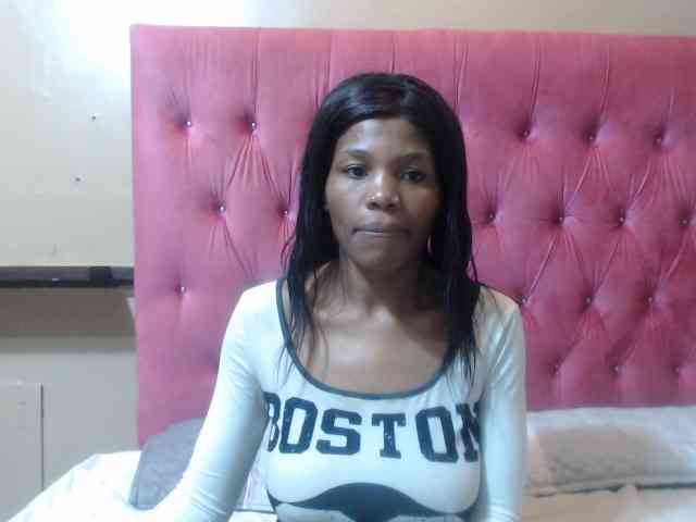 Modelo: wettykitty25