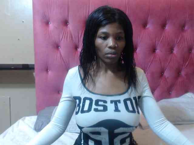 Modelo: wettykitty25