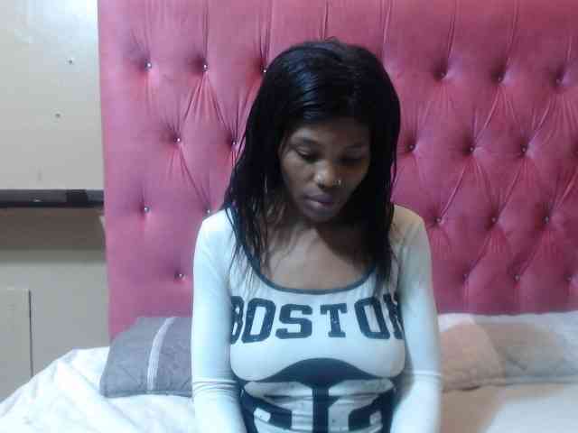 Modelo: wettykitty25