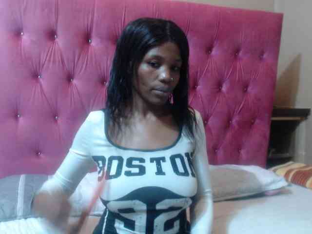 Modelo: wettykitty25