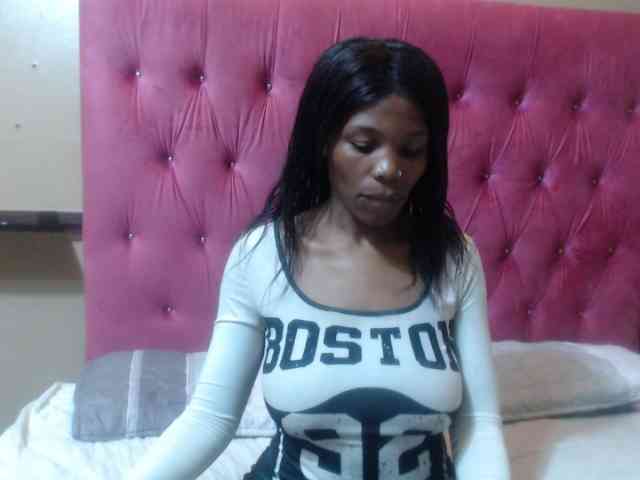 Modelo: wettykitty25