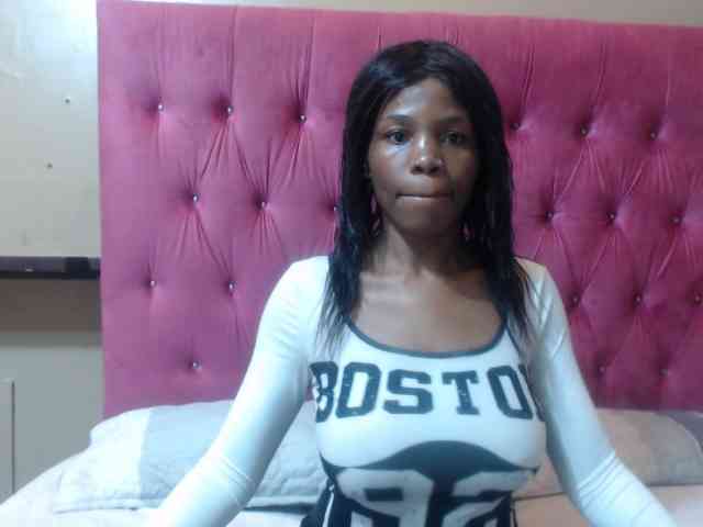 Modelo: wettykitty25