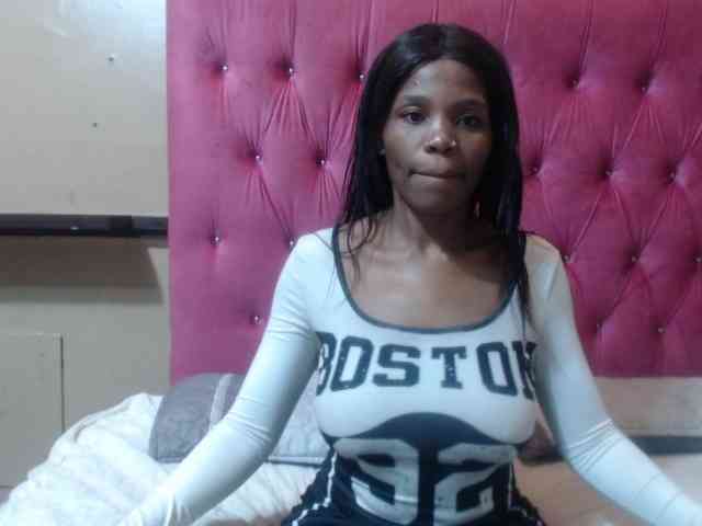 Modelo: wettykitty25