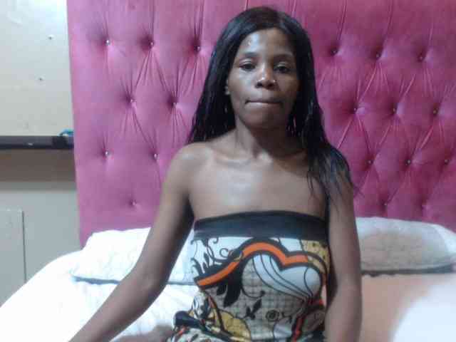 Modelo: wettykitty25