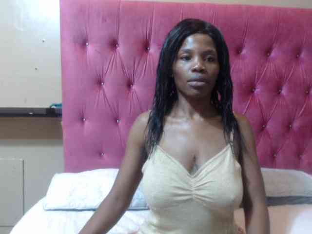 Modelo: wettykitty25