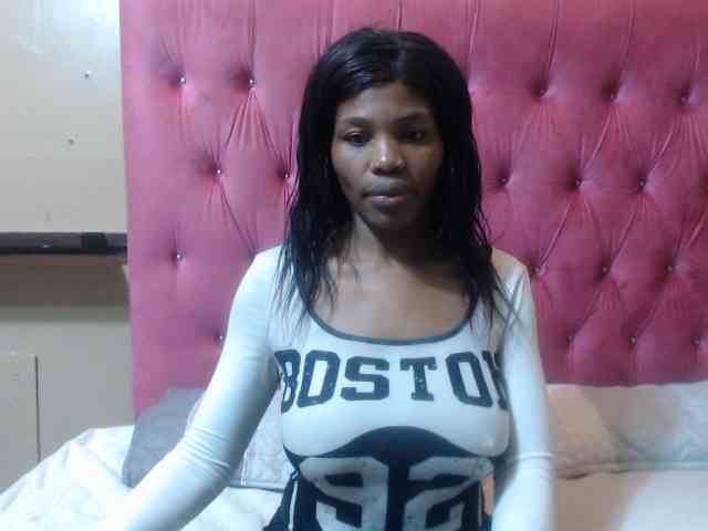 Modelo: wettykitty25