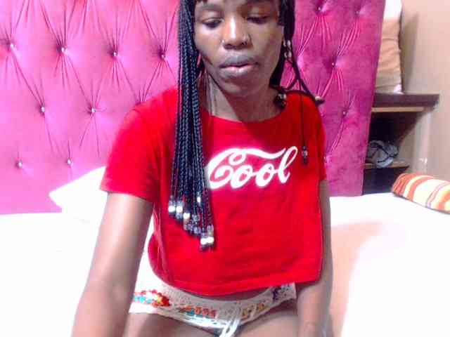 Modelo: wettykitty25