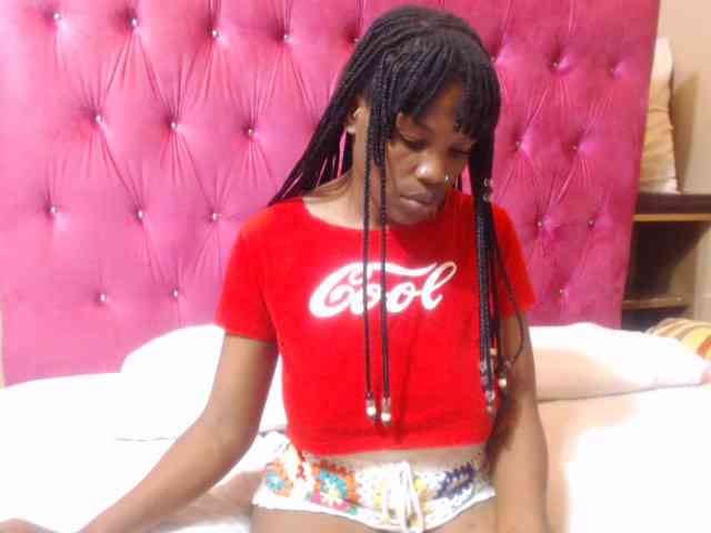 Modelo: wettykitty25