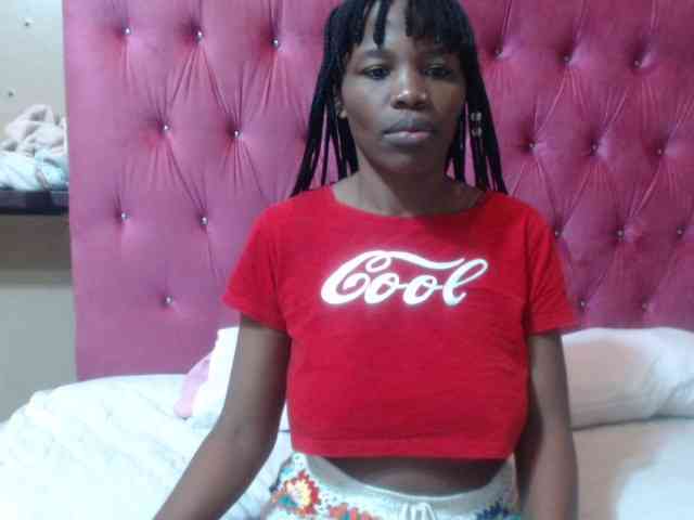 Modelo: wettykitty25