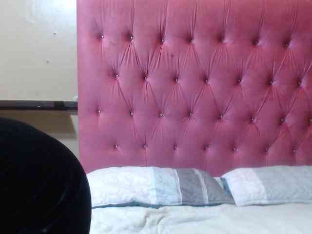 Modelo: wettykitty25