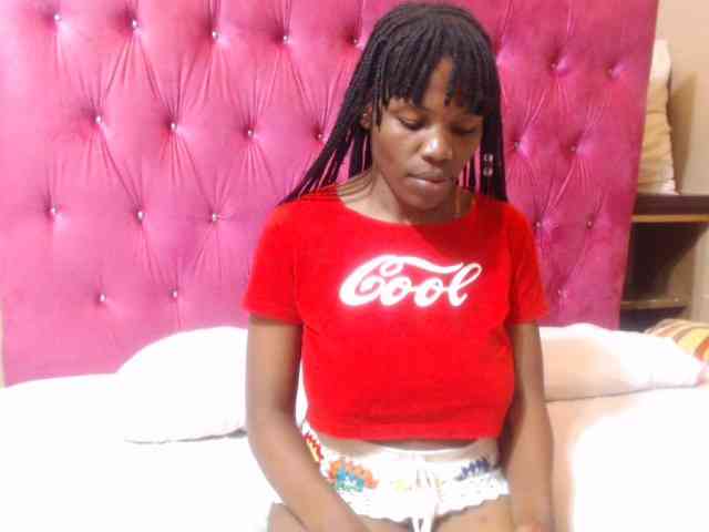 Modelo: wettykitty25
