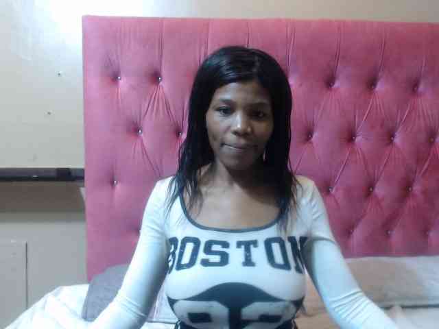 Modelo: wettykitty25