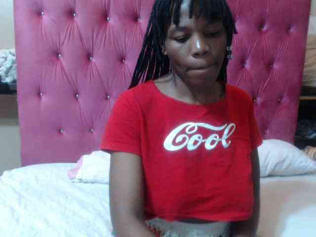 Modelo: wettykitty25