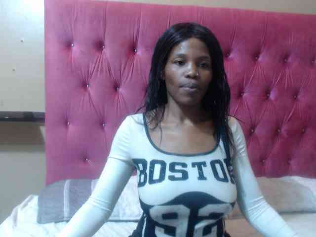 Modelo: wettykitty25
