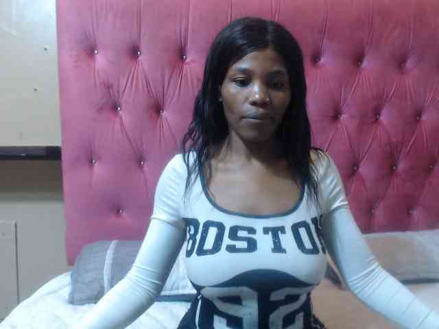 Modelo: wettykitty25