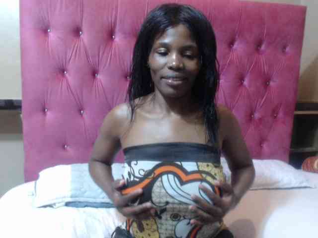 Modelo: wettykitty25