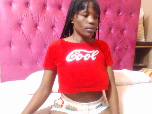 Modelo: wettykitty25