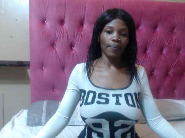Modelo: wettykitty25