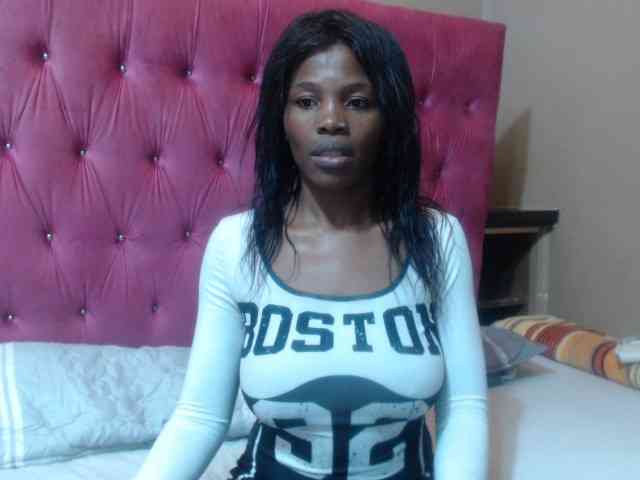 Modelo: wettykitty25