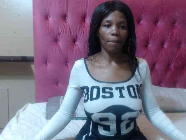 Modelo: wettykitty25